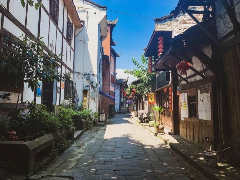 肯尼亚内罗毕快速路新建哈雷站出口通车